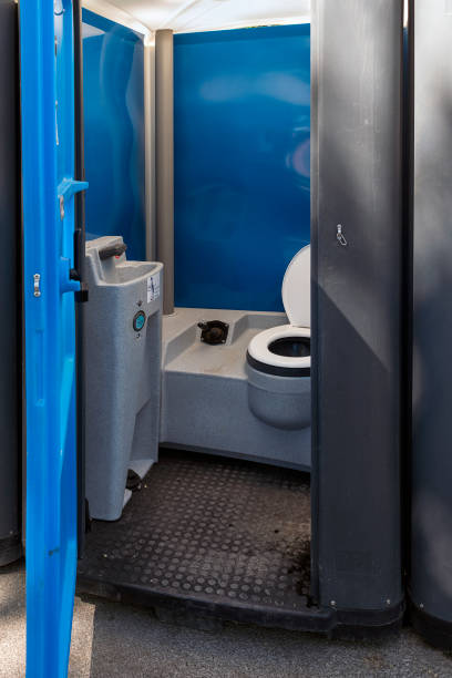 Best Portable restroom trailer rental  in Davenport, WA